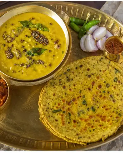 Rajasthani Besan Pithla Roti